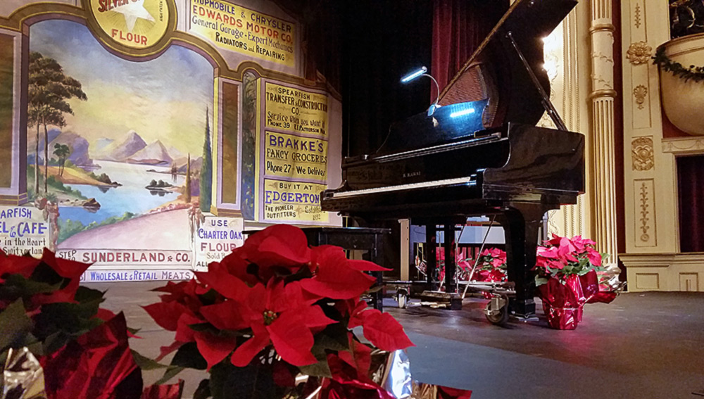 Minutes before the performance....